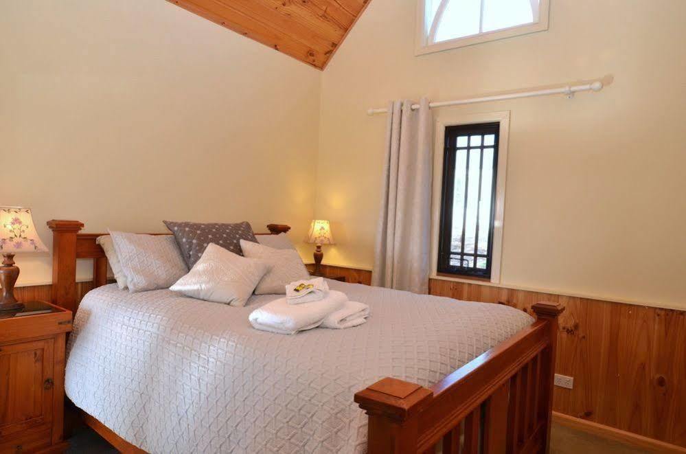 Mulberry Cottage Unique B&B Accommodation Ричмънд Екстериор снимка